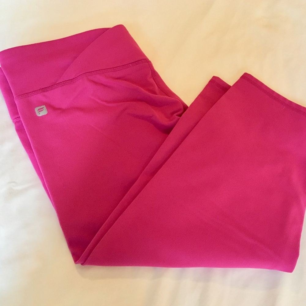 Fabletics fuchsia crop leggings